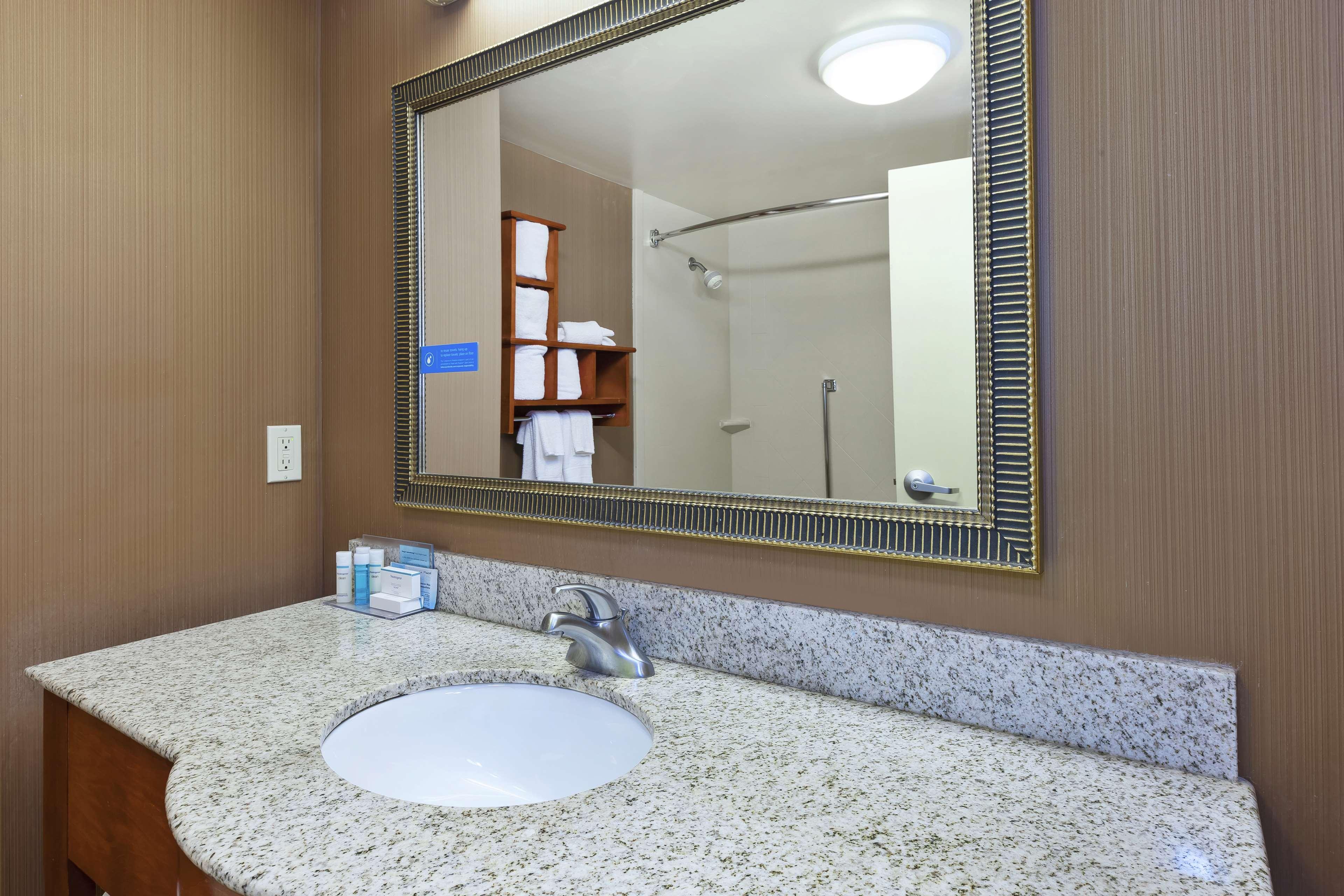 Hampton Inn & Suites Grand Rapids-Airport 28Th St Каскейд Экстерьер фото