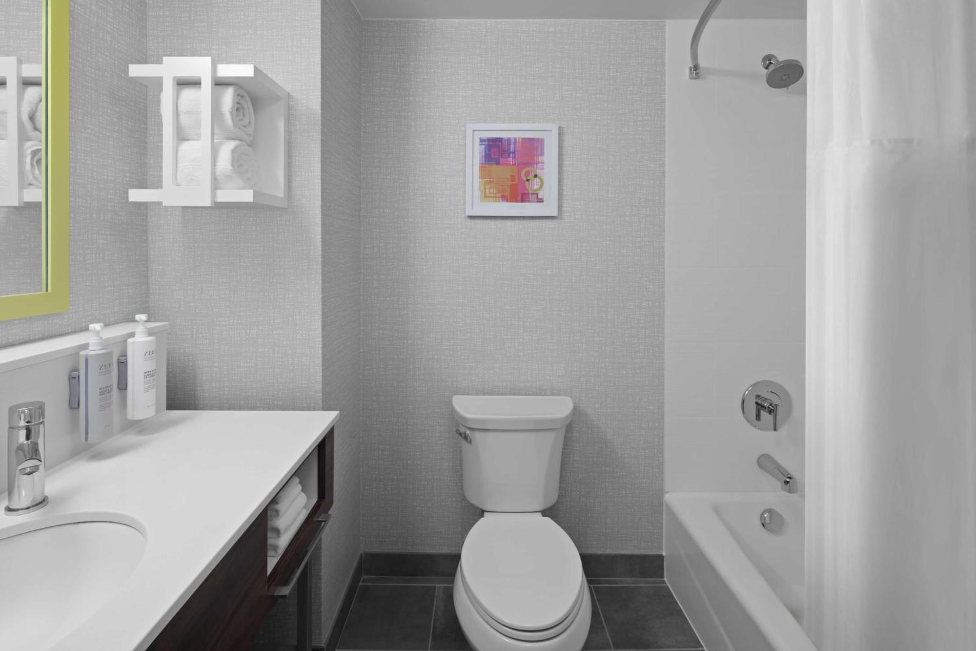 Hampton Inn & Suites Grand Rapids-Airport 28Th St Каскейд Экстерьер фото