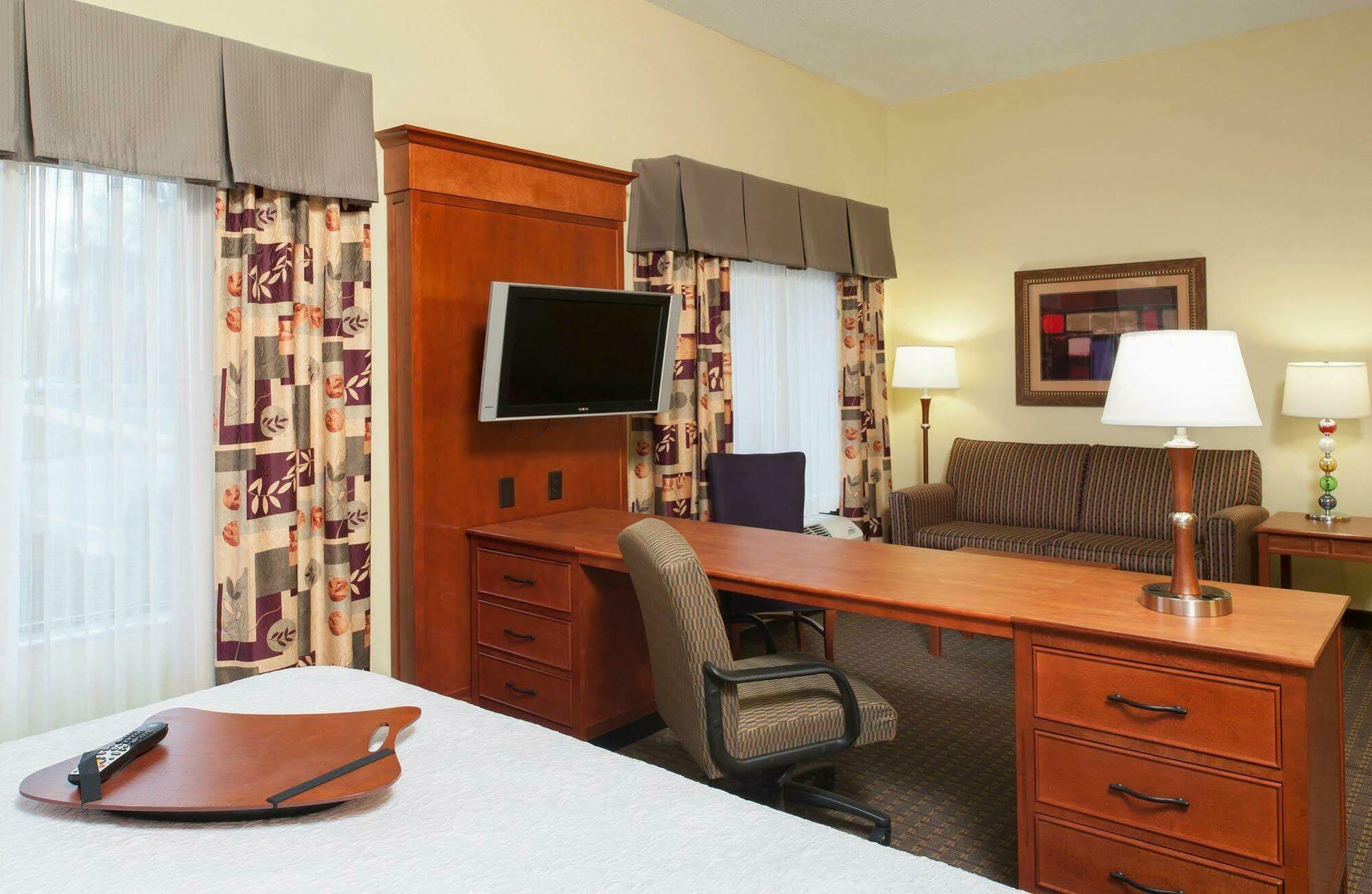 Hampton Inn & Suites Grand Rapids-Airport 28Th St Каскейд Экстерьер фото